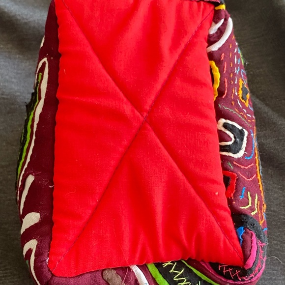 Artisan handquilted pouch from Peru - Picture 5 of 6